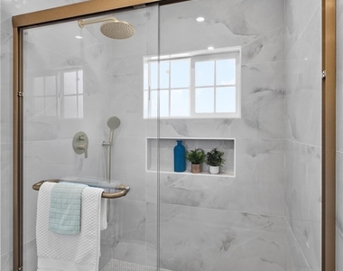 1223 W 23rd - Photo Thumbnail 20