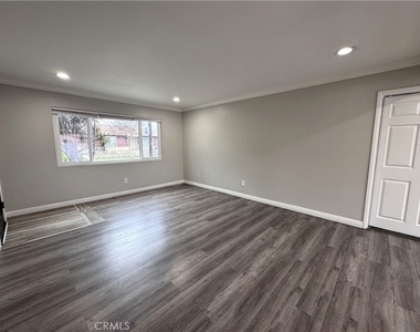 24614 Pennsylvania Avenue - Photo Thumbnail 2
