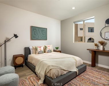 1586 W Maddison Way - Photo Thumbnail 17