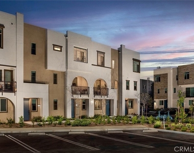 1586 W Maddison Way - Photo Thumbnail 6