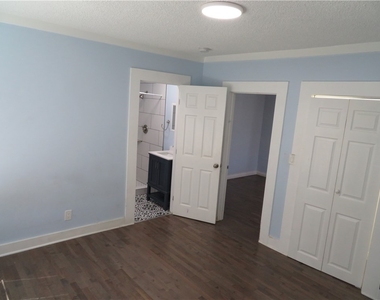 3923 S South  Normandie Avenue - Photo Thumbnail 17