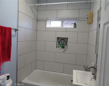 3923 S South  Normandie Avenue - Photo Thumbnail 15