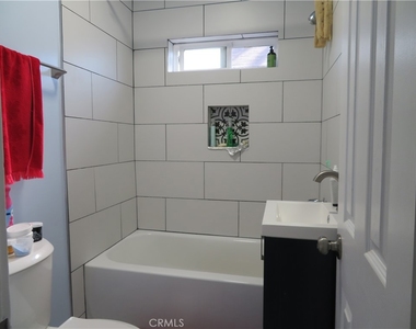 3923 S South  Normandie Avenue - Photo Thumbnail 12