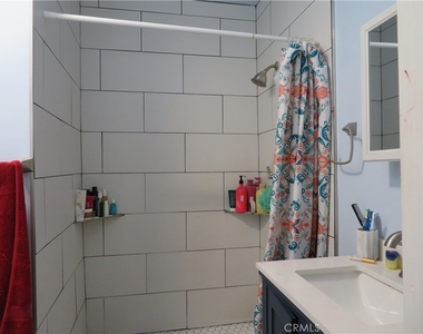 3923 S South  Normandie Avenue - Photo Thumbnail 13