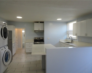 3923 S South  Normandie Avenue - Photo Thumbnail 14
