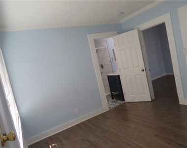 3923 S South  Normandie Avenue - Photo Thumbnail 16