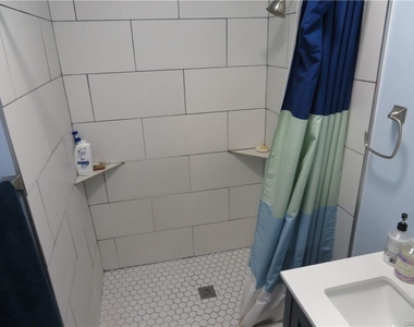 3923 S South  Normandie Avenue - Photo Thumbnail 2