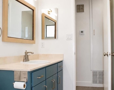 1135 Myra Avenue - Photo Thumbnail 13