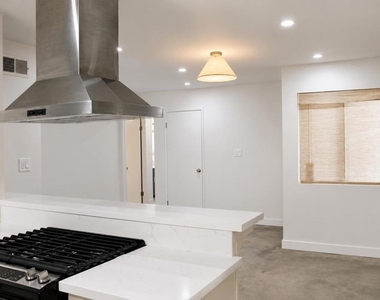 1135 Myra Avenue - Photo Thumbnail 8