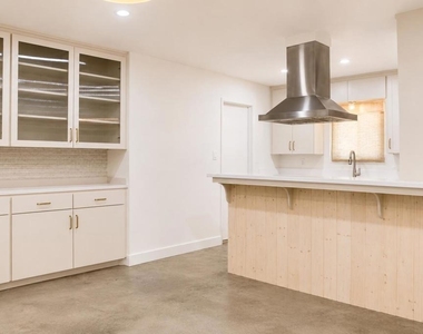 1135 Myra Avenue - Photo Thumbnail 5
