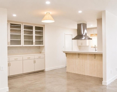 1135 Myra Avenue - Photo Thumbnail 10