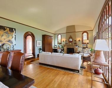 1027 Adella - Photo Thumbnail 4