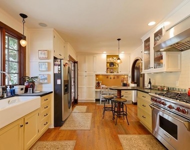 1027 Adella - Photo Thumbnail 8