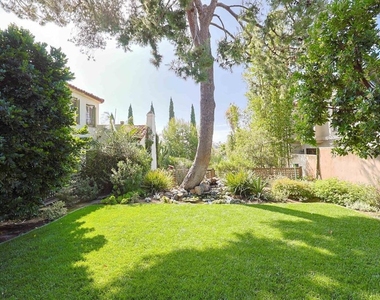 1027 Adella - Photo Thumbnail 30