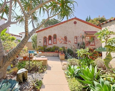 1027 Adella - Photo Thumbnail 55