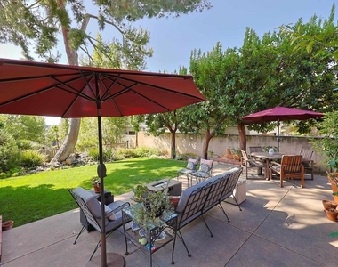 1027 Adella - Photo Thumbnail 40