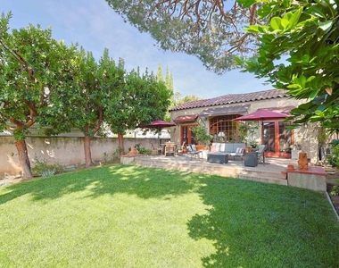 1027 Adella - Photo Thumbnail 32