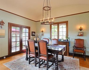1027 Adella - Photo Thumbnail 6
