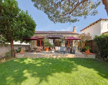 1027 Adella - Photo Thumbnail 33