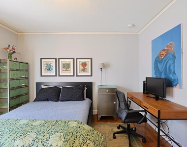 1027 Adella - Photo Thumbnail 17