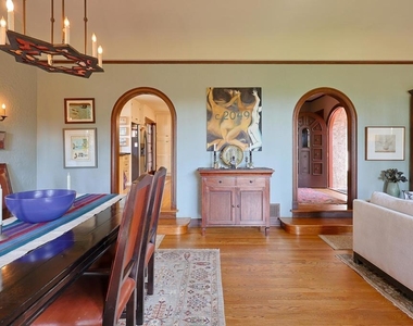 1027 Adella - Photo Thumbnail 3