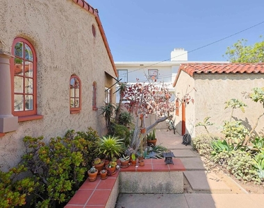 1027 Adella - Photo Thumbnail 49