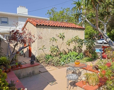 1027 Adella - Photo Thumbnail 51