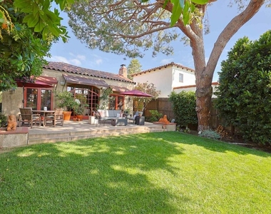1027 Adella - Photo Thumbnail 35