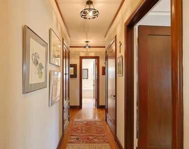 1027 Adella - Photo Thumbnail 15