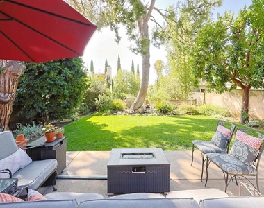 1027 Adella - Photo Thumbnail 42