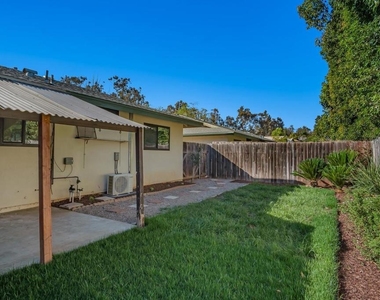 737 N Alda Drive - Photo Thumbnail 17