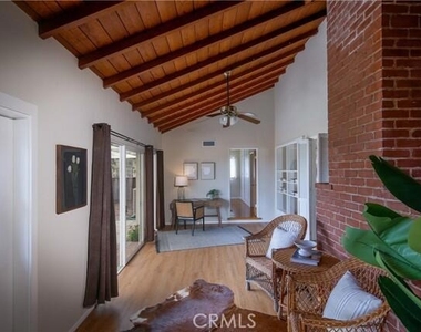 1678 Midwick Drive - Photo Thumbnail 10