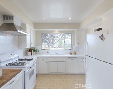 1678 Midwick Drive - Photo Thumbnail 9