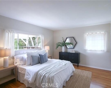1678 Midwick Drive - Photo Thumbnail 12