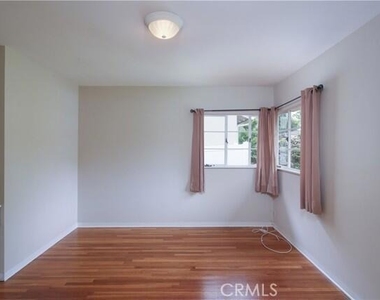 1678 Midwick Drive - Photo Thumbnail 15