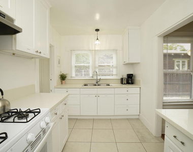 45 N Meridith Avenue - Photo Thumbnail 8