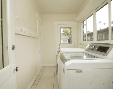 45 N Meridith Avenue - Photo Thumbnail 9