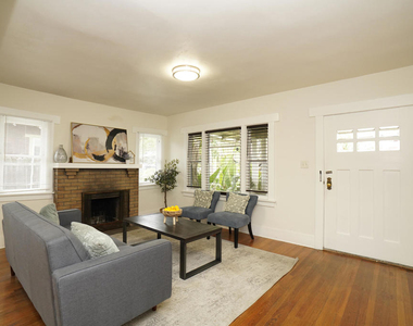 45 N Meridith Avenue - Photo Thumbnail 2