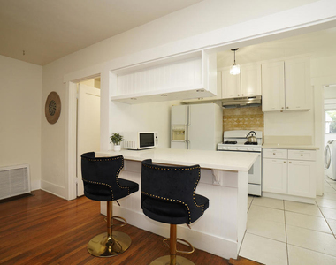 45 N Meridith Avenue - Photo Thumbnail 6
