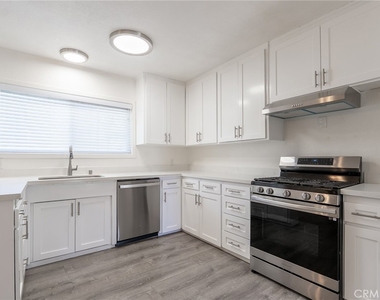 3518 W Orange Avenue - Photo Thumbnail 1