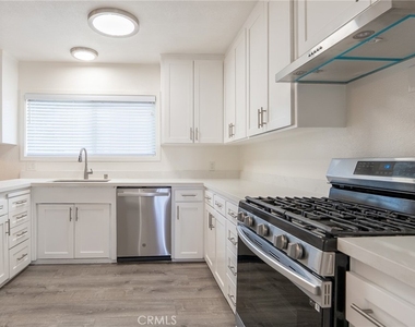 3518 W Orange Avenue - Photo Thumbnail 2