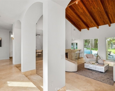 72020 Palm Crest Dr - Photo Thumbnail 3