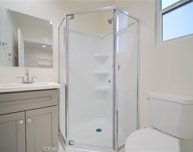 2011 S 8th Avenue - Photo Thumbnail 12