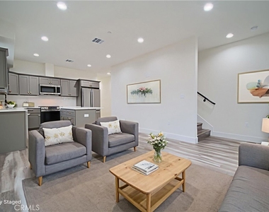 2011 S 8th Avenue - Photo Thumbnail 6