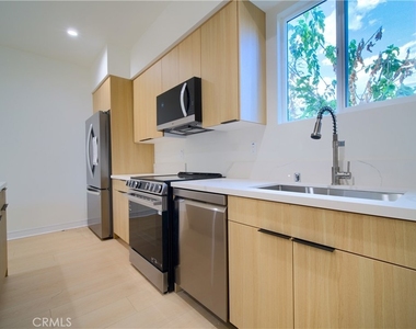 257 S Avenue 54 - Photo Thumbnail 6