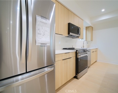 257 S Avenue 54 - Photo Thumbnail 5