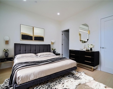 257 S Avenue 54 - Photo Thumbnail 11