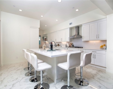 1523 Doheny - Photo Thumbnail 9