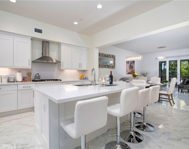 1523 Doheny - Photo Thumbnail 4