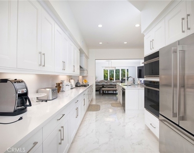 1523 Doheny - Photo Thumbnail 11